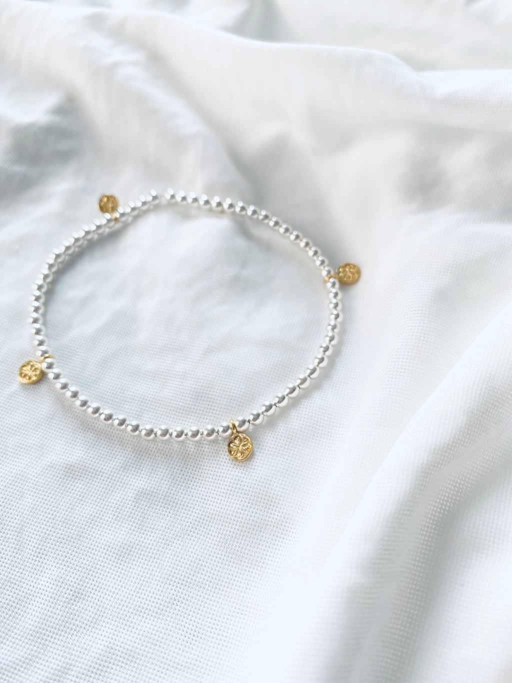 Dainty Daisy Bracelet
