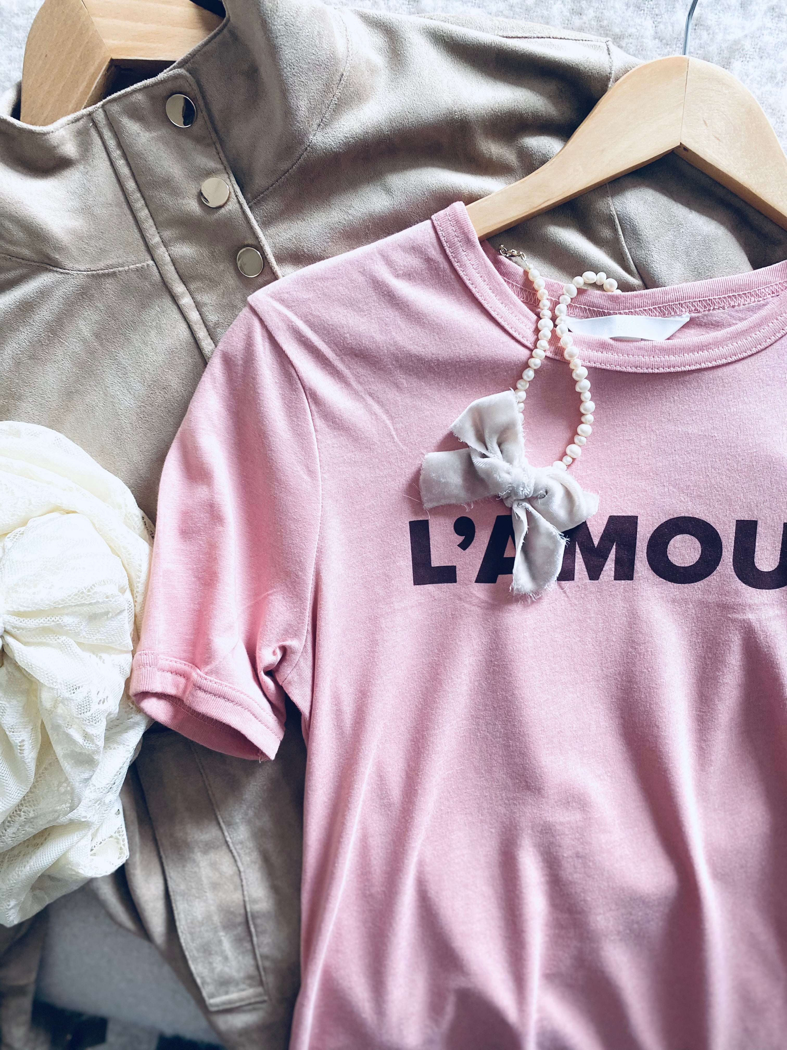 Torn Velvet Bow Pearl Necklace