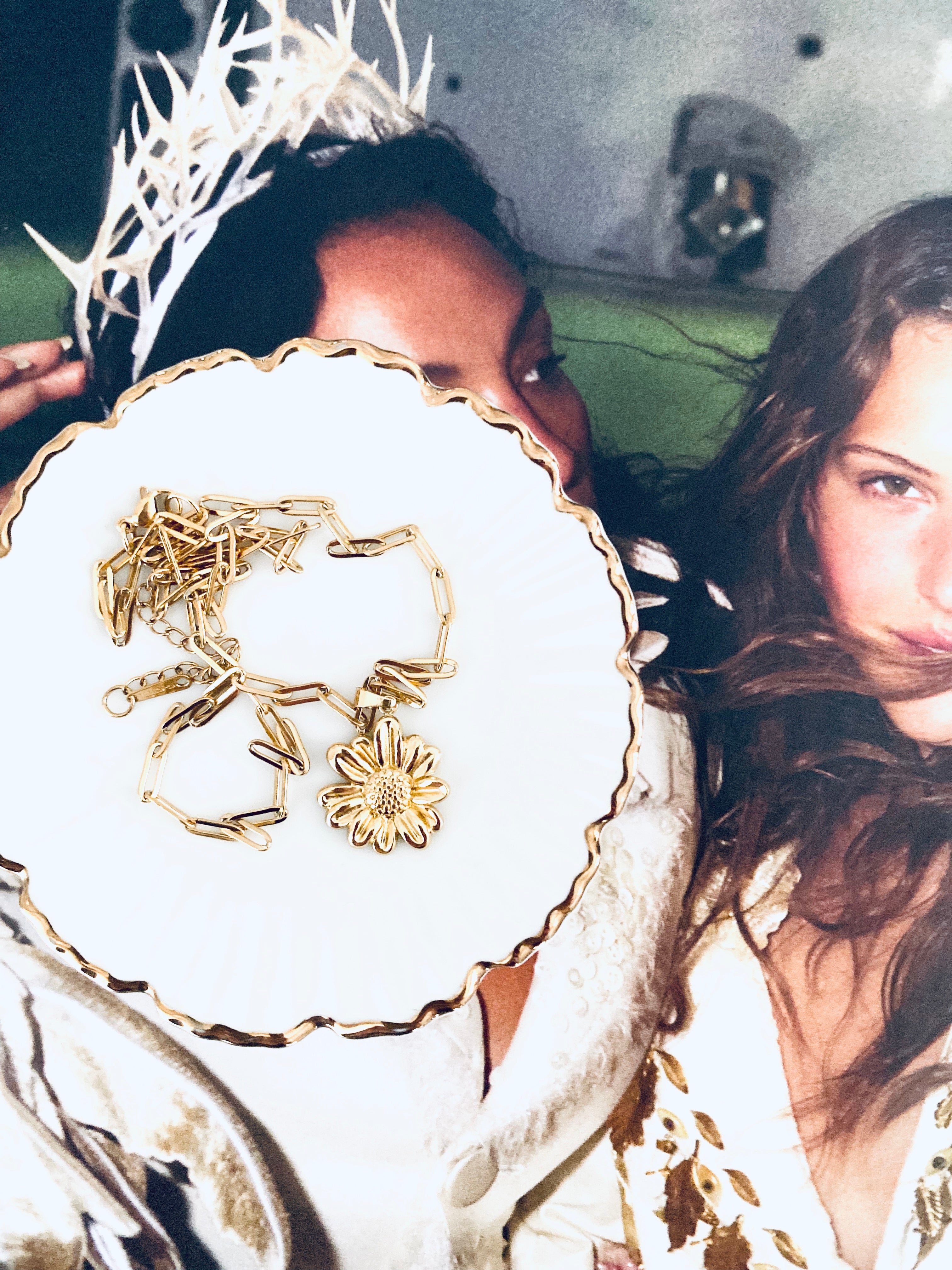 Daisy Cable Necklace